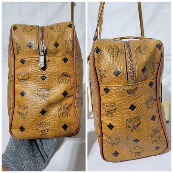 ***SALE ALERT****Authentic VINTAGE  MCM Cognac Full Zip Shoulder Bag - Picture 6 of 13